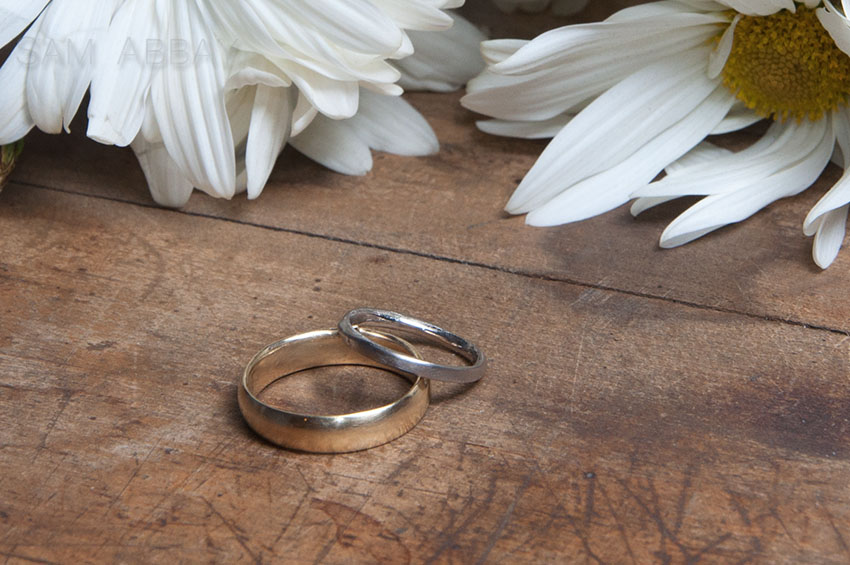 white and yellow gold wedding rings