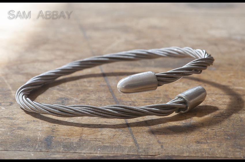 electric guitar string bracelet